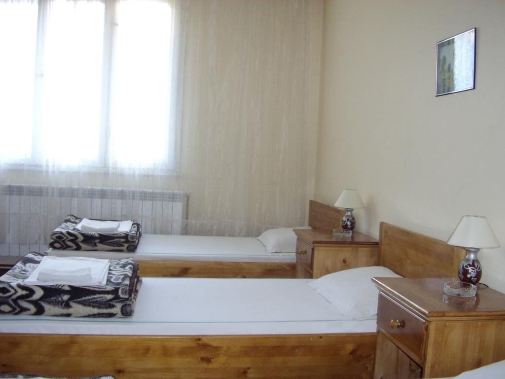 Family Hotel "May" Petrich  Room photo
