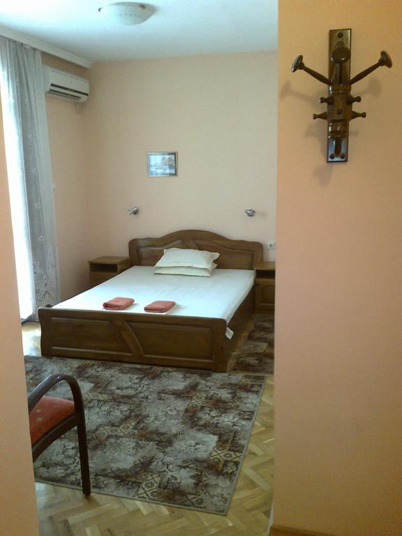 Family Hotel "May" Petrich  Room photo